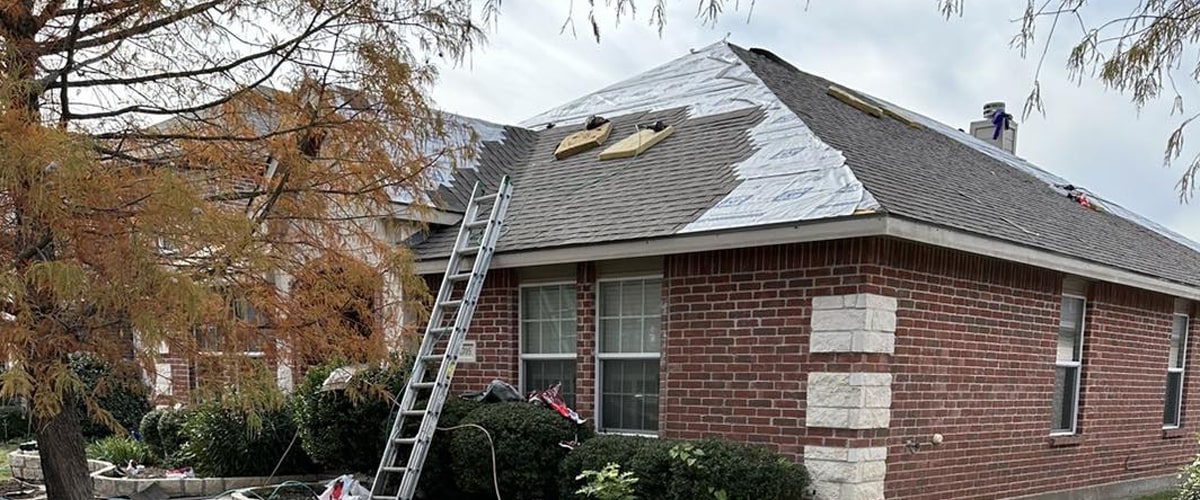 Why-You-Should-Hire-a-Professional-Roofer-for-Your-Home's-Exterior-Needs